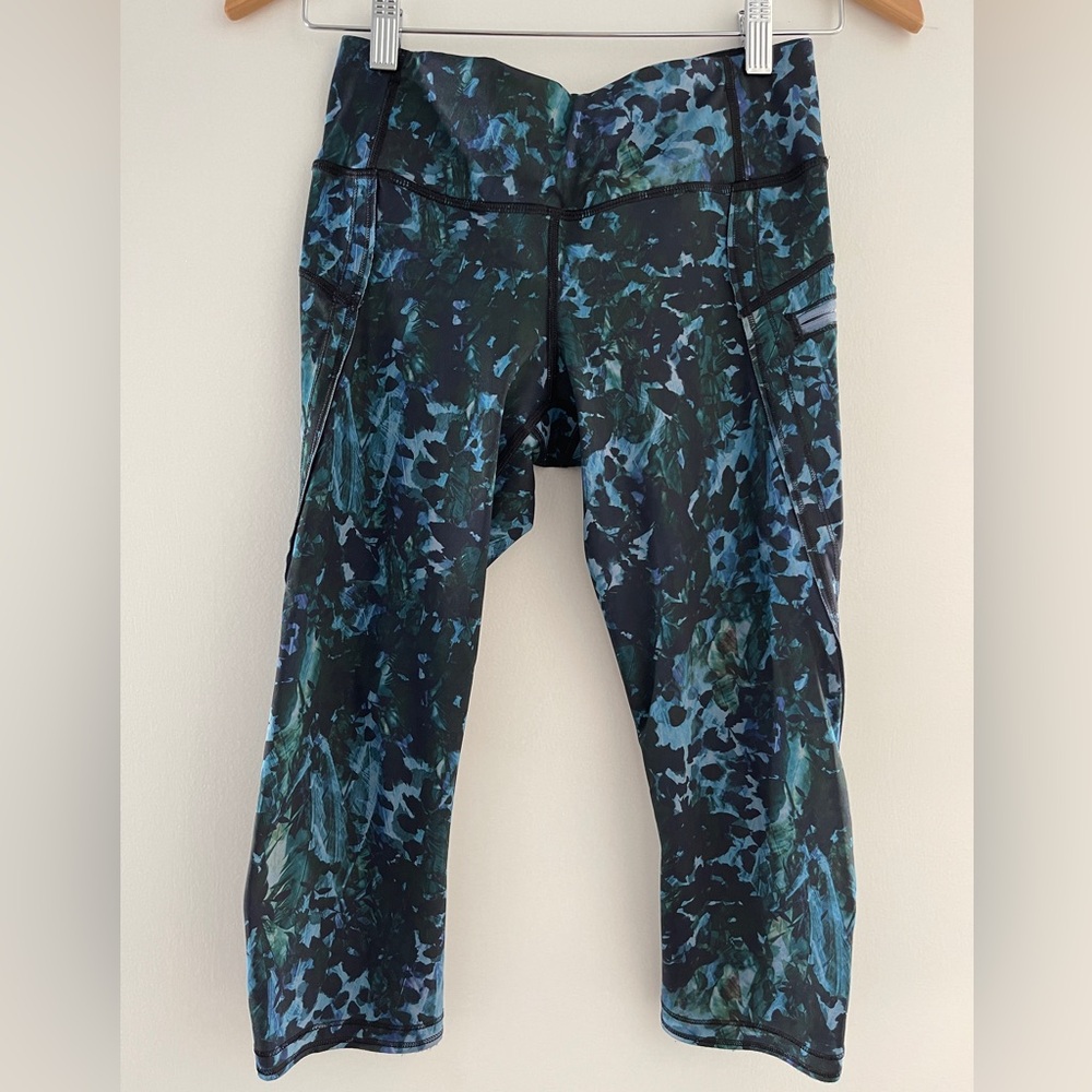 Lululemon Run: Top Speed Crop Full-On Luxtreme